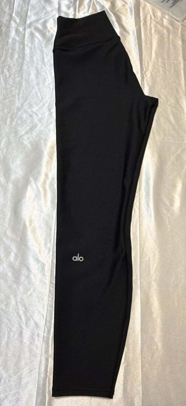 Alo Yoga High-Waist Black Leggings Size M